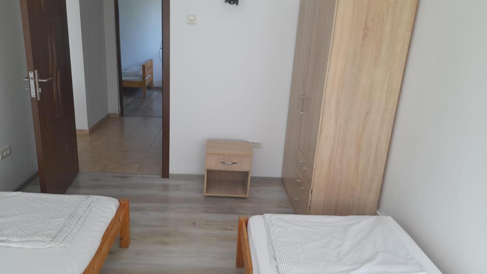 4 Rooms Apartment Tulcea Luaran gambar
