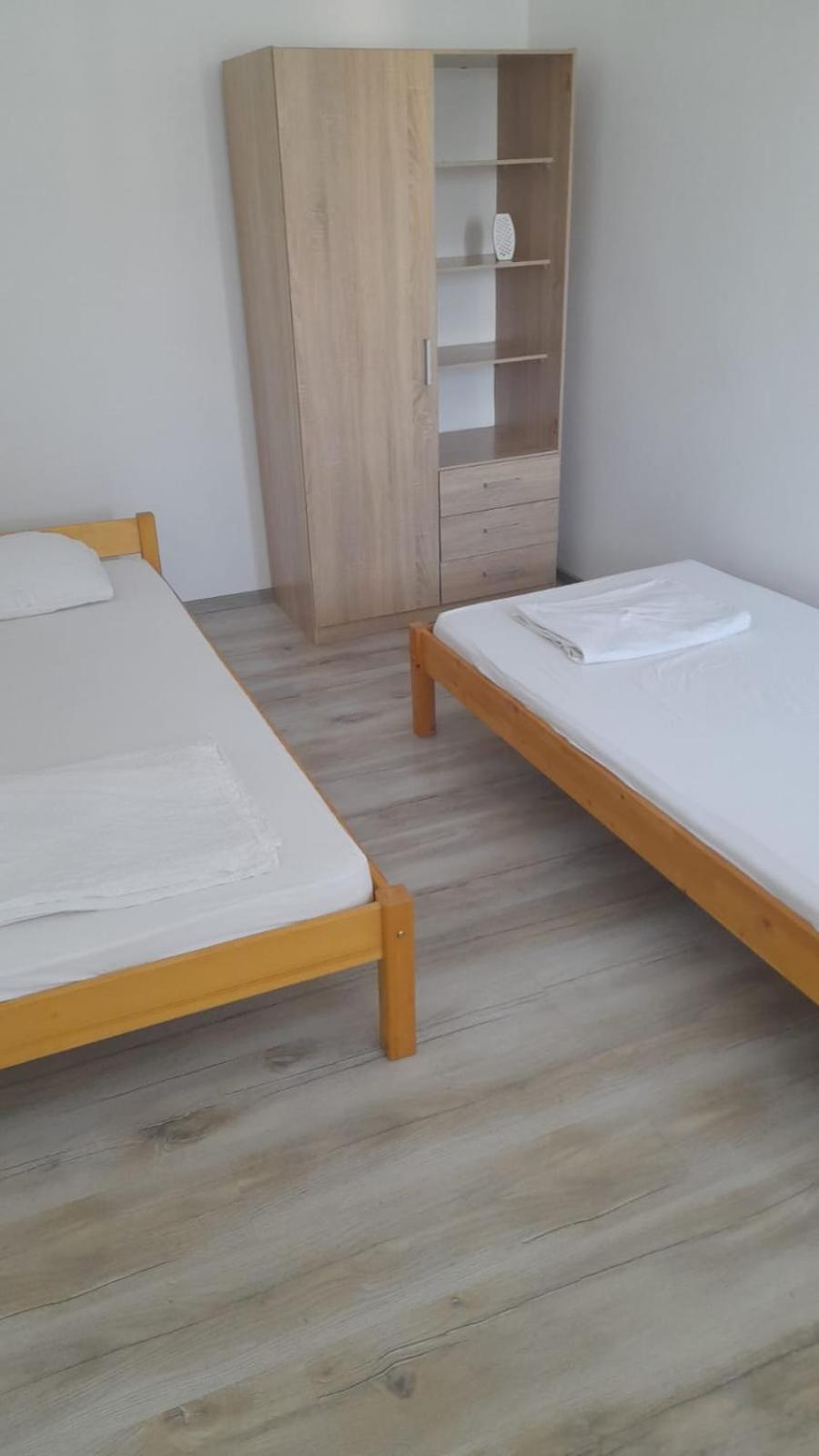 4 Rooms Apartment Tulcea Luaran gambar
